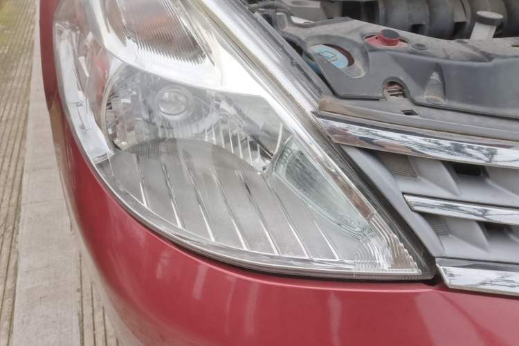 Used Nissan Tiida 2008 1.6L Manual Smart Version Right Front Headlight