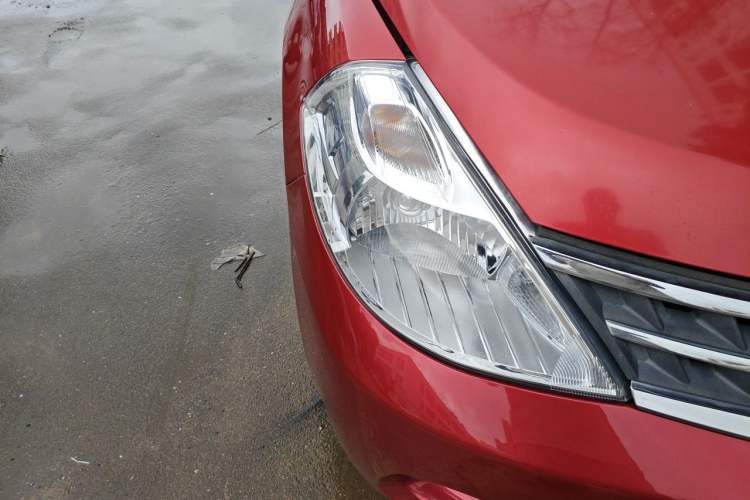Used Nissan Tiida 2008 1.6L Automatic Smart Version Right Front Headlight