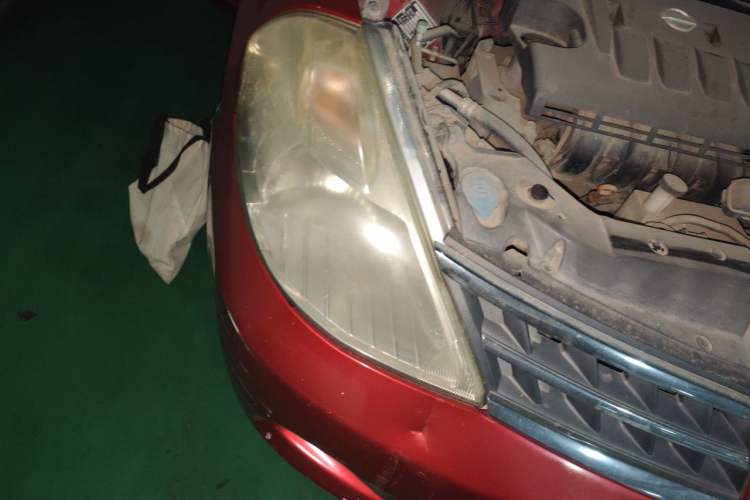 Used Nissan Tiida 2008 1.6L Automatic Smart Version Right Front Headlight