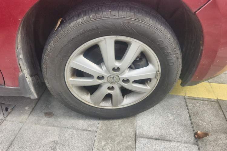 Used Nissan Tiida 2008 1.6L Automatic Smart Version Right Front Wheel Hub