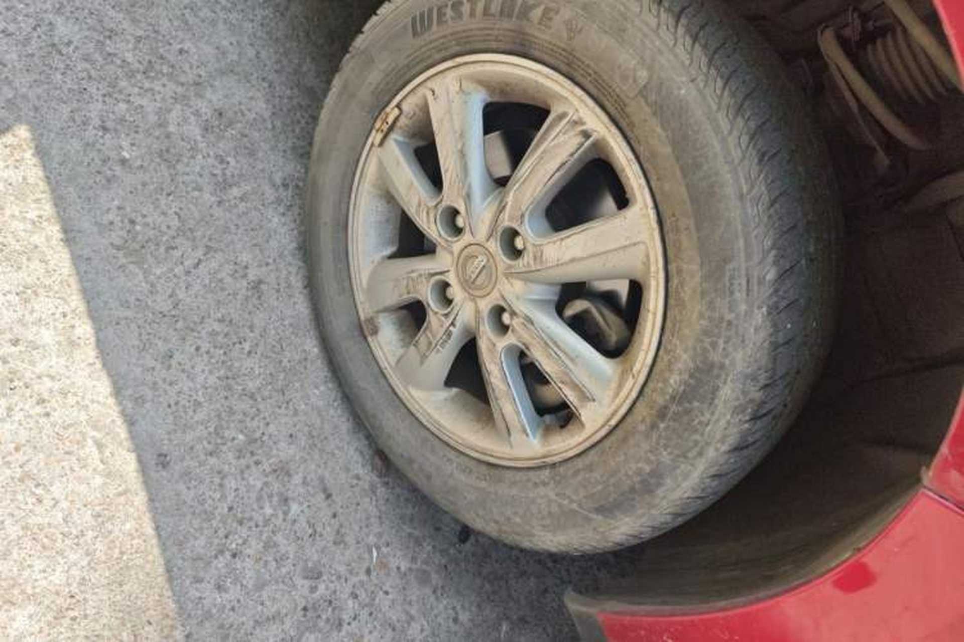 Used Nissan Tiida 2008 1.6L Automatic Smart Version Right Front Wheel Hub