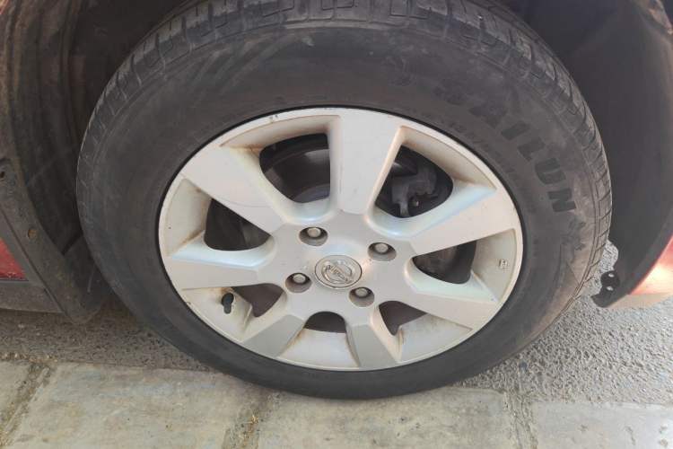 Used Nissan Tiida 2008 1.6L Manual Fashion Model Right Front Wheel Hub