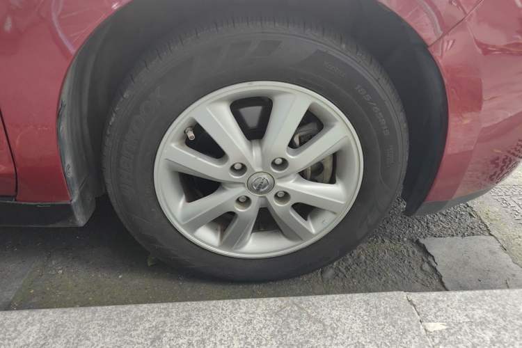 Used Nissan Tiida 2008 1.6L Automatic Smart Version Right Front Wheel Hub