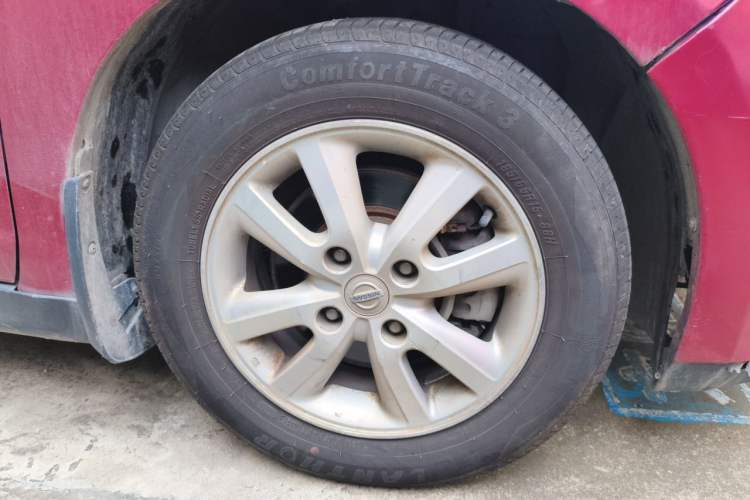 Used Nissan Tiida 2008 1.6L Automatic Fashion Edition Right Front Wheel Hub