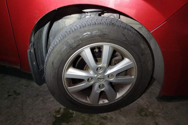 Used Nissan Tiida 2008 1.6L Automatic Smart Version Right Front Wheel Hub
