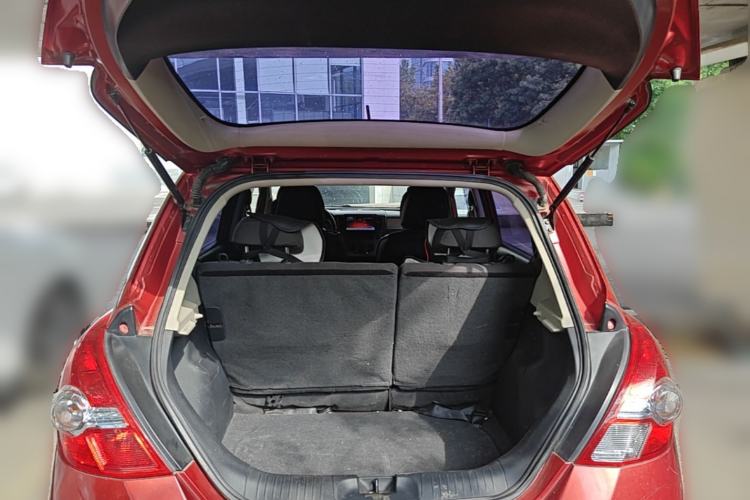 Used Nissan Tiida 2008 1.6L Automatic Fashion Edition Trunk