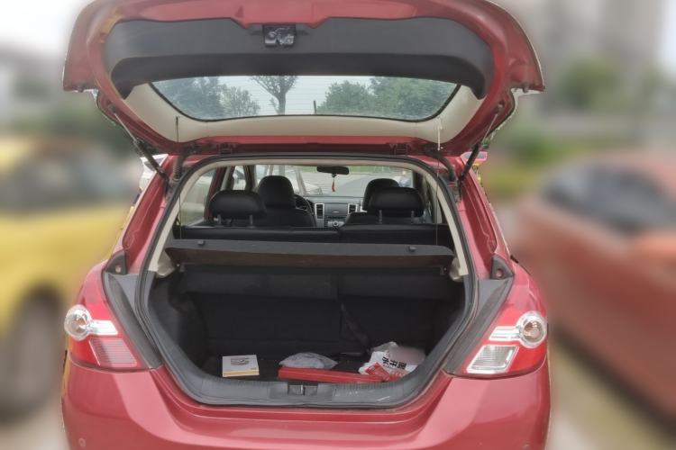 Used Nissan Tiida 2008 1.6L Manual Smart Version Trunk