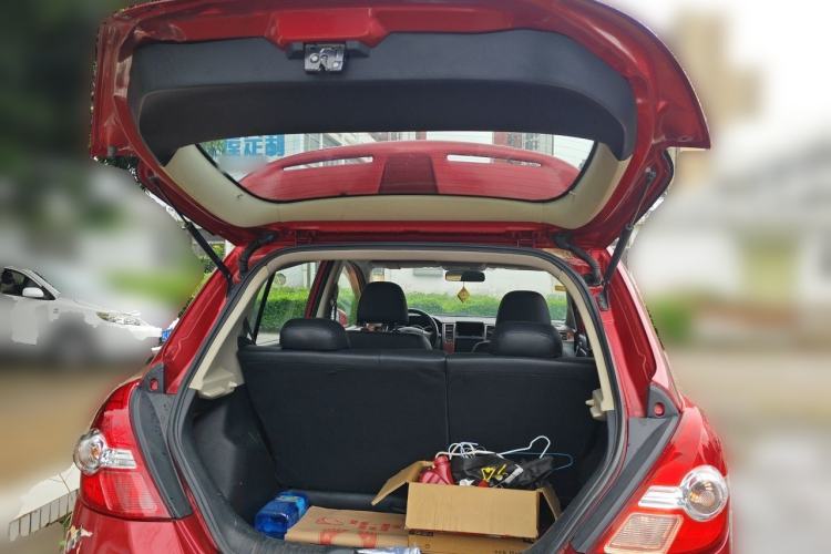 Used Nissan Tiida 2008 1.6L Automatic Smart Version Trunk