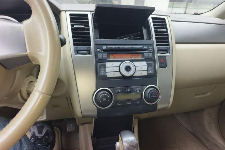 Used Nissan Tiida 2008 1.6L Automatic Smart Version Audio And AC Panel