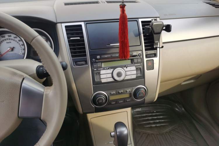 Used Nissan Tiida 2008 1.6L Automatic Smart Version Audio And AC Panel