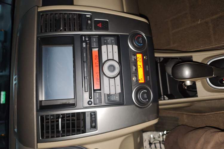 Used Nissan Tiida 2008 1.6L Automatic Smart Version Audio And AC Panel