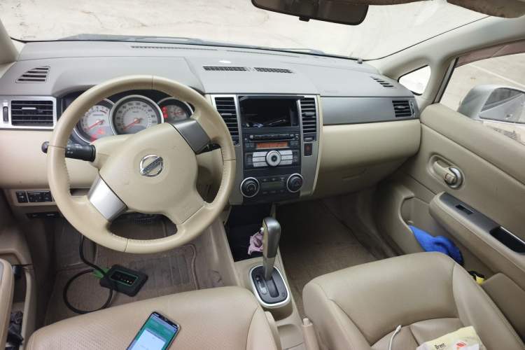 Used Nissan Tiida 2008 1.6L Automatic Smart Version Center Console