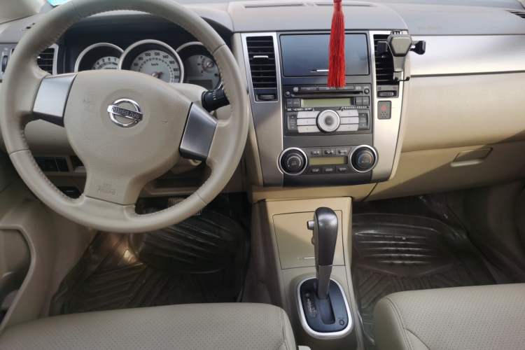 Used Nissan Tiida 2008 1.6L Automatic Smart Version Center Console
