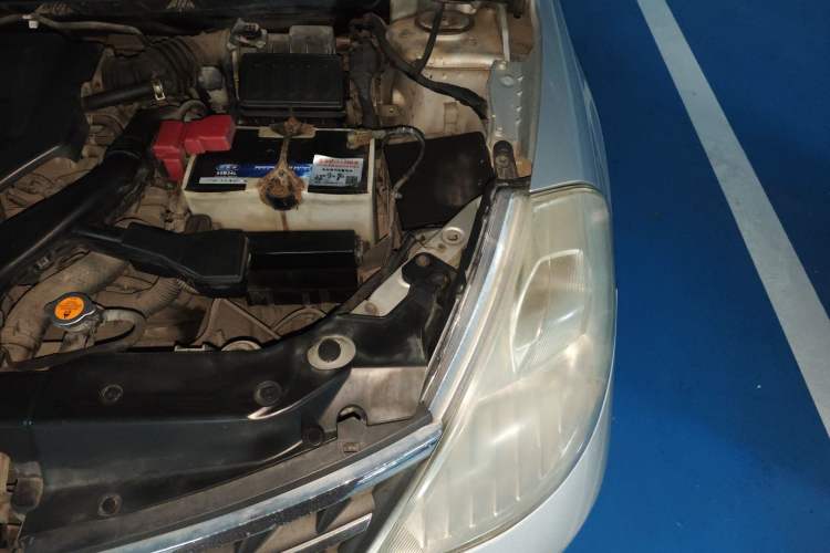 Used Nissan Tiida 2008 1.6L Automatic Smart Version Engine Bay Left