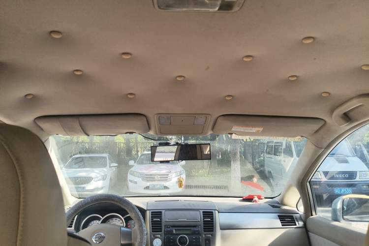Used Nissan Tiida 2008 1.6L Automatic Fashion Edition Headliner