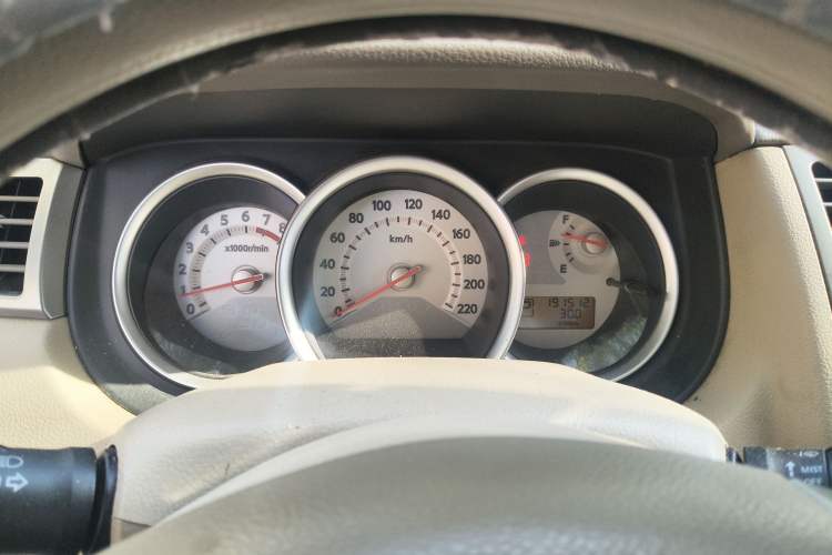 Used Nissan Tiida 2008 1.6L Automatic Fashion Edition Instrument Cluster