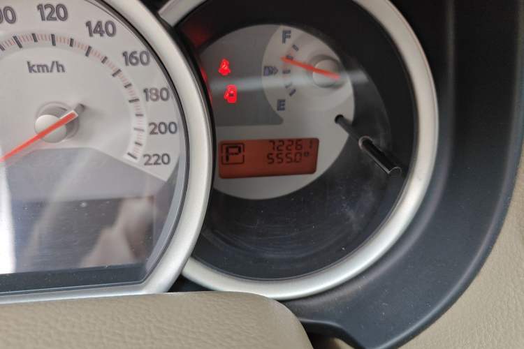 Used Nissan Tiida 2008 1.6L Automatic Smart Version Odometer Close Up