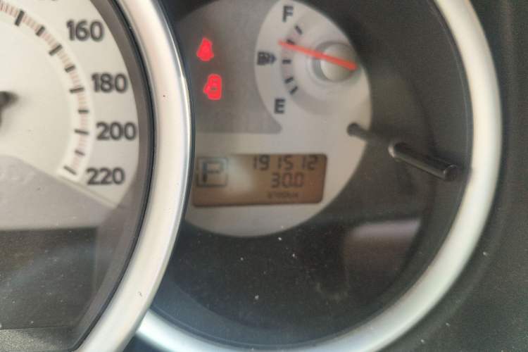 Used Nissan Tiida 2008 1.6L Automatic Fashion Edition Odometer Close Up