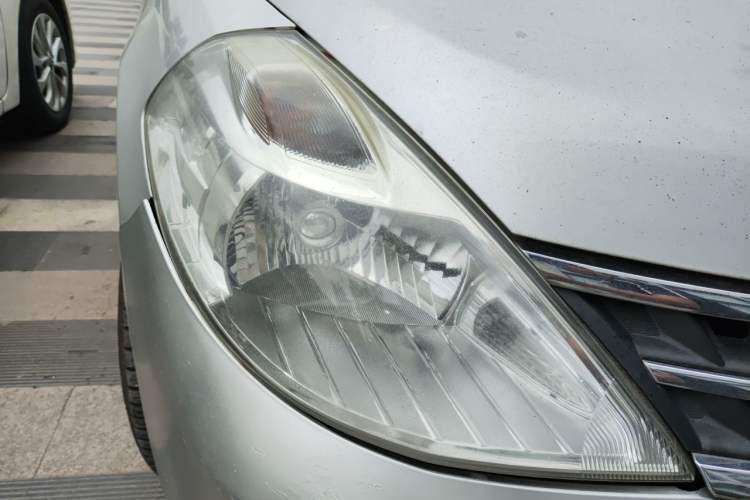 Used Nissan Tiida 2008 1.6L Manual Smart Version Right Front Headlight