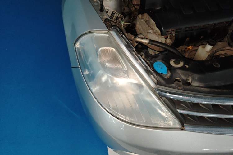 Used Nissan Tiida 2008 1.6L Automatic Smart Version Right Front Headlight