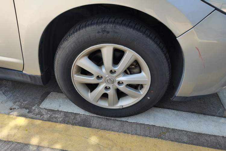 Used Nissan Tiida 2008 1.6L Automatic Fashion Edition Right Front Wheel Hub