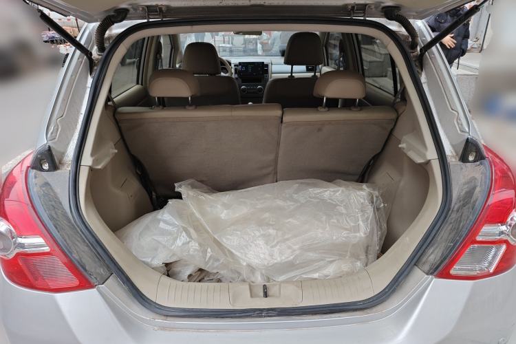Used Nissan Tiida 2008 1.6L Automatic Smart Version Trunk
