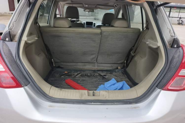 Used Nissan Tiida 2008 1.6L Automatic Smart Version Trunk