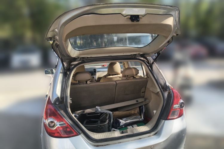 Used Nissan Tiida 2008 1.6L Automatic Fashion Edition Trunk