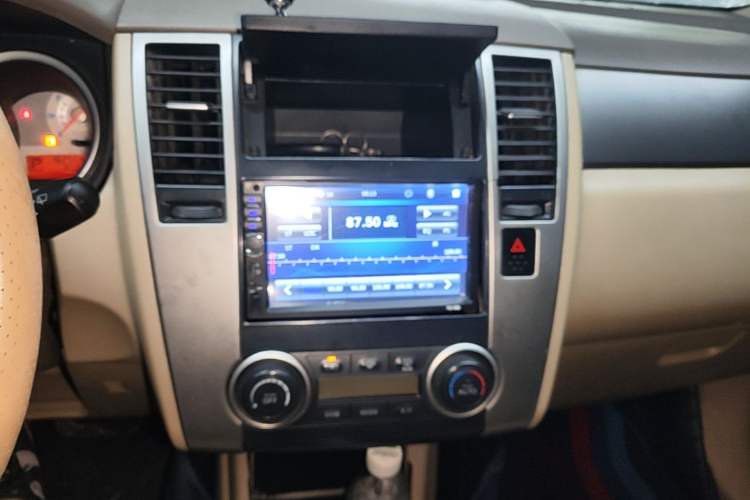Used Nissan Tiida 2008 1.6L Automatic Smart Version Audio And AC Panel