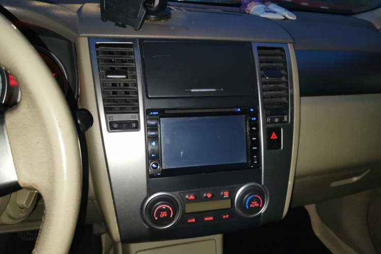 Used Nissan Tiida 2008 1.6L Automatic Smart Version Audio And AC Panel