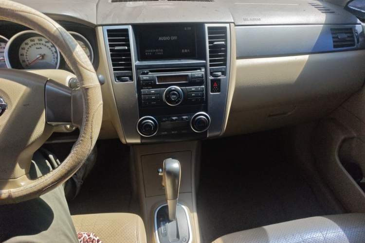 Used Nissan Tiida 2008 1.6L Automatic Smart Version Audio And AC Panel