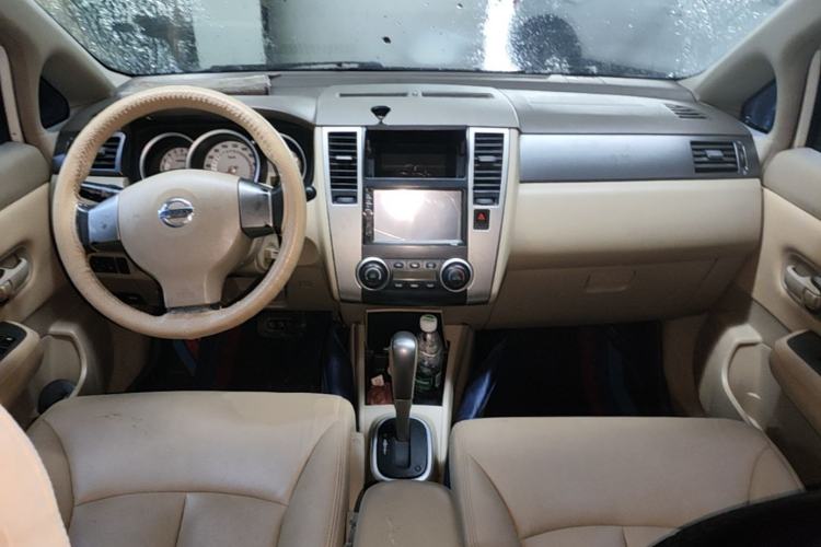 Used Nissan Tiida 2008 1.6L Automatic Smart Version Center Console