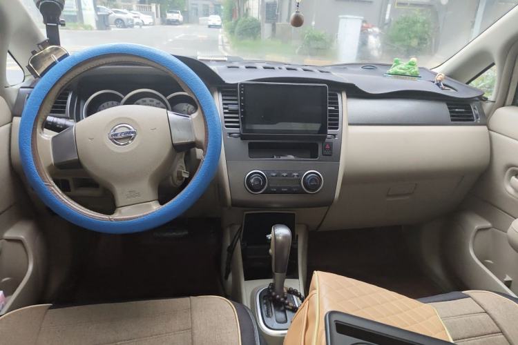 Used Nissan Tiida 2008 1.6L Automatic Smart Version Center Console