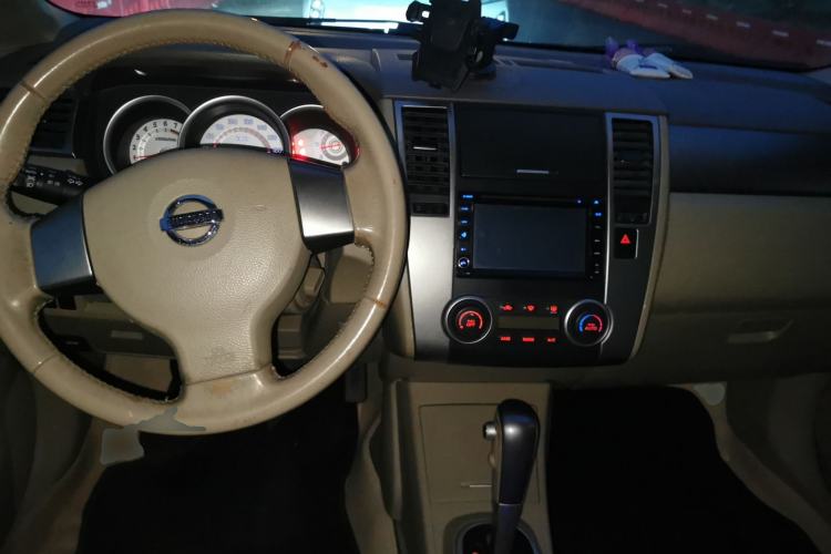 Used Nissan Tiida 2008 1.6L Automatic Smart Version Center Console