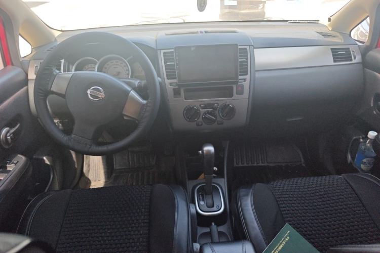 Used Nissan Tiida 2008 1.6L Automatic Fashion Edition Center Console