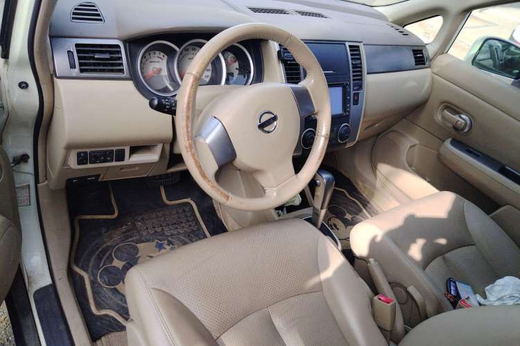 Used Nissan Tiida 2008 1.6L Automatic Smart Version Center Console