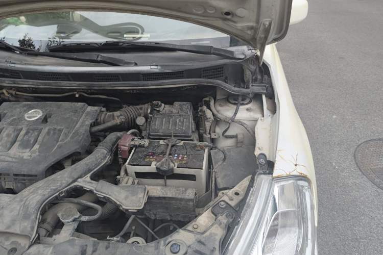 Used Nissan Tiida 2008 1.6L Automatic Smart Version Engine Bay Left