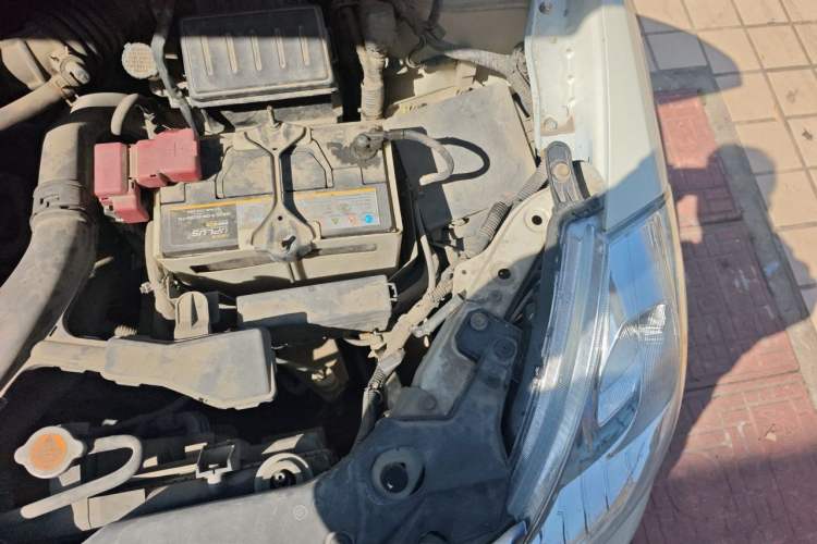Used Nissan Tiida 2008 1.6L Automatic Smart Version Engine Bay Left