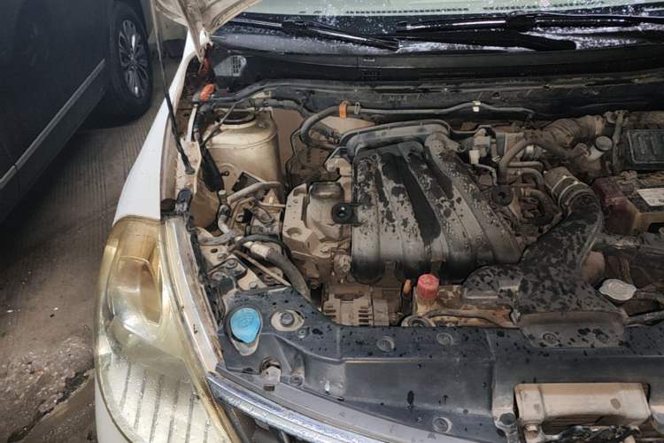 Used Nissan Tiida 2008 1.6L Automatic Smart Version Engine Bay Right