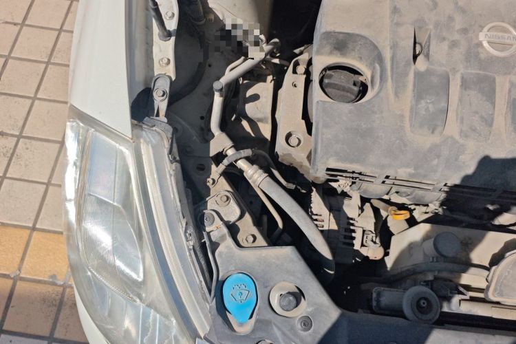 Used Nissan Tiida 2008 1.6L Automatic Smart Version Engine Bay Right