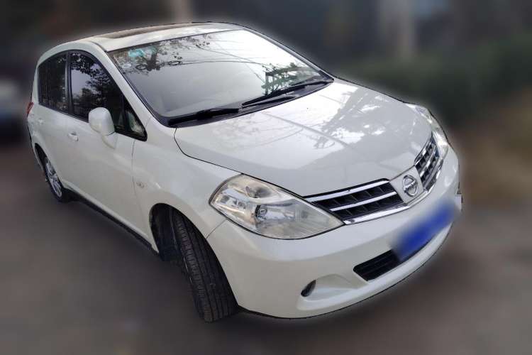Used Nissan Tiida 2008 1.6L Automatic Smart Version Front Right 45 Deg