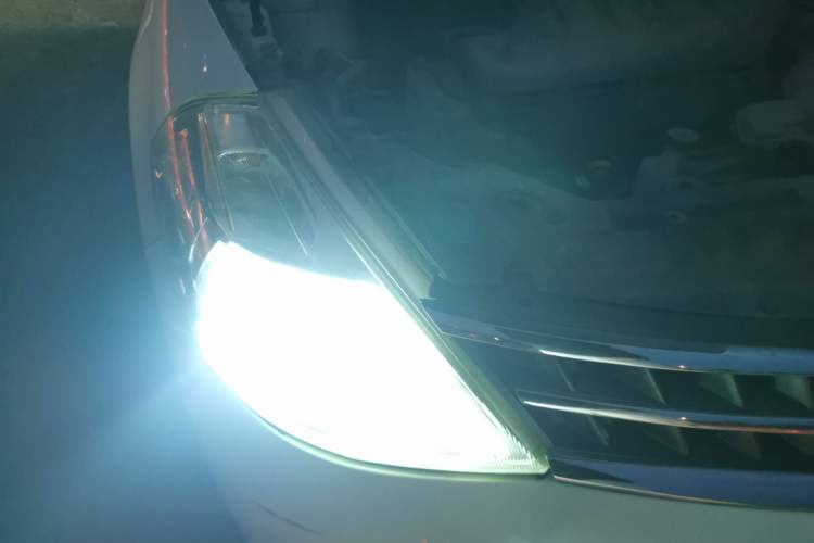 Used Nissan Tiida 2008 1.6L Automatic Smart Version Right Front Headlight