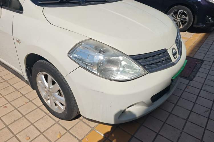 Used Nissan Tiida 2008 1.6L Automatic Smart Version Right Front Headlight