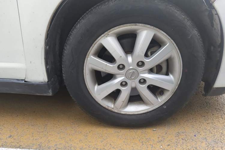 Used Nissan Tiida 2008 1.6L Automatic Smart Version Right Front Wheel Hub
