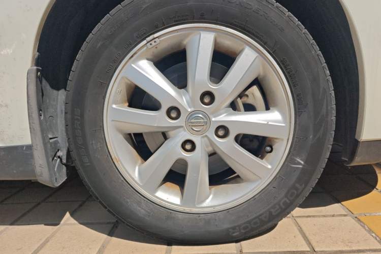 Used Nissan Tiida 2008 1.6L Automatic Smart Version Right Front Wheel Hub