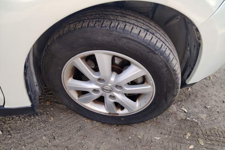 Used Nissan Tiida 2008 1.6L Automatic Smart Version Right Front Wheel Hub