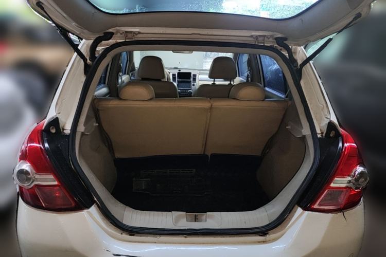 Used Nissan Tiida 2008 1.6L Automatic Smart Version Trunk