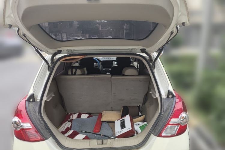 Used Nissan Tiida 2008 1.6L Automatic Smart Version Trunk