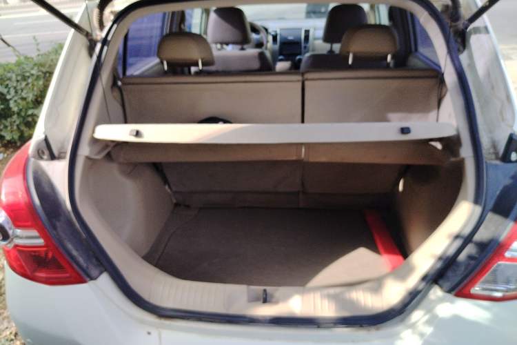 Used Nissan Tiida 2008 1.6L Automatic Smart Version Trunk