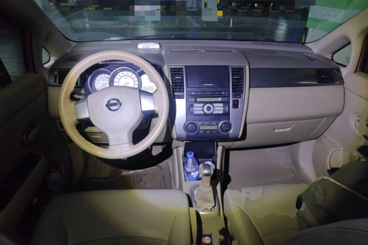 Used Nissan Tiida 2008 1.6L Manual Smart Version Center Console